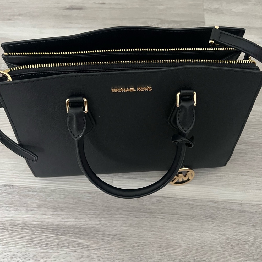 Michael Kors crossbody/shoulder bag